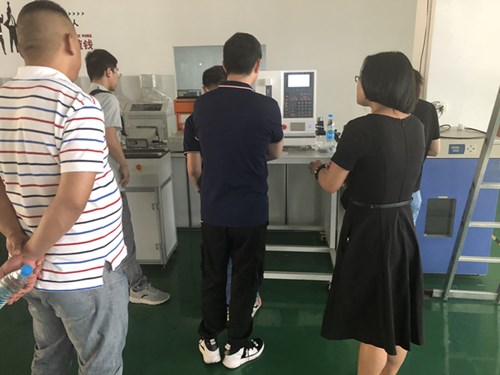 浙江杭州客戶來(lái)我司驗(yàn)收全自動(dòng)彈簧拉壓力試驗(yàn)機(jī) 浙江杭州客戶來(lái)我司驗(yàn)收全自動(dòng)彈簧拉壓力試驗(yàn)機(jī)